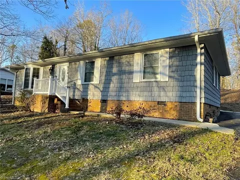 Exterior - 236 Mohawk Dr S, High Point, NC 27262 photo 5 of 6