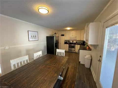 Dining - 236 Mohawk Dr S, High Point, NC 27262 photo 2 of 2