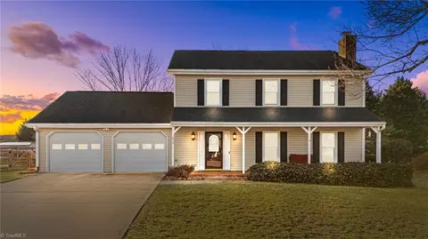656 Nottinghill Dr, Winston Salem, NC 27107