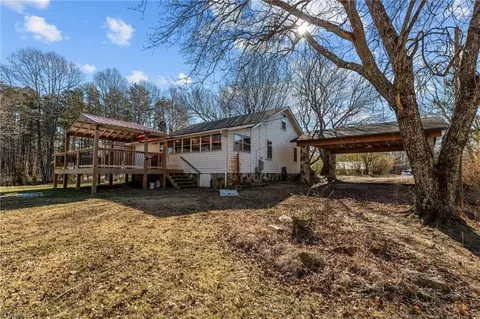 Exterior - 1528 K-fork Rd, Madison, NC 27025 photo 4 of 9