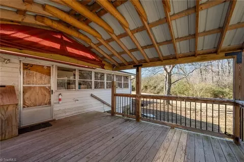 Exterior - 1528 K-fork Rd, Madison, NC 27025 photo 6 of 9