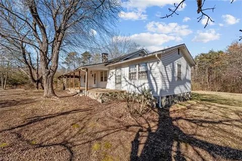 Exterior - 1528 K-fork Rd, Madison, NC 27025 photo 3 of 9