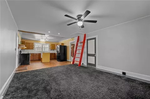 Living - 1528 K-fork Rd, Madison, NC 27025 photo 5 of 6