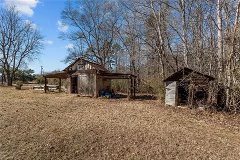 Exterior - 1528 K-fork Rd, Madison, NC 27025 photo 8 of 9