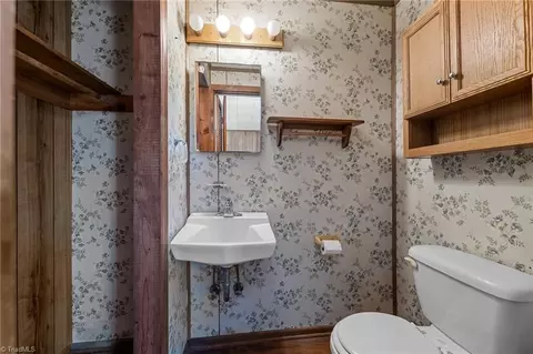 Bath - 1528 K-fork Rd, Madison, NC 27025 photo 1 of 2