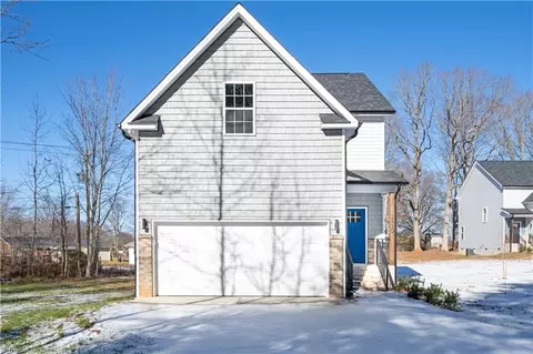 2430 Cedar Ln, Kernersville, NC 27284