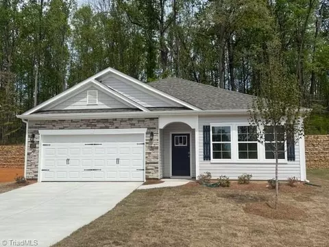 6976 Saddlebred Dr, Trinity, NC 27370