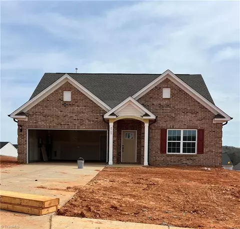 2727 Clear Lake Ct, Winston Salem, NC 27106