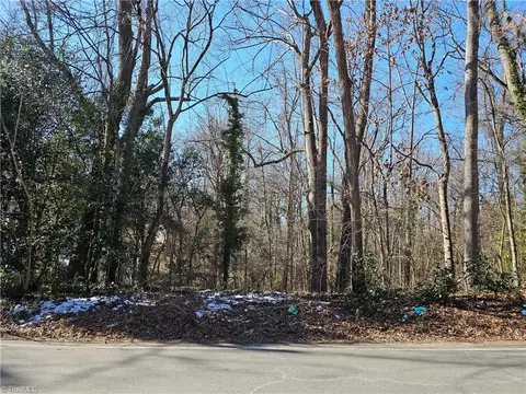 906 Sunset Dr S, Winston Salem, NC 27103