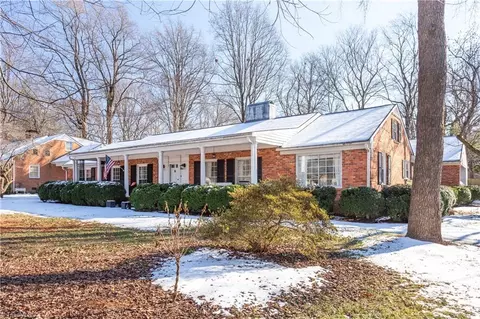 121 Elgin Pl, Greensboro, NC 27410