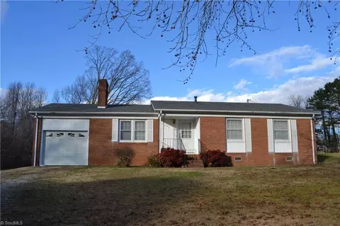 602 Nichols St, Madison, NC 27025