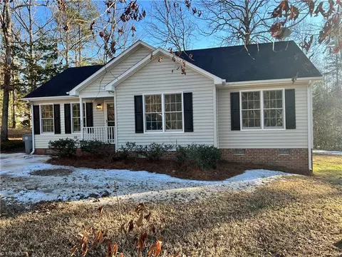 2231 Regency Dr, Randleman, NC 27317