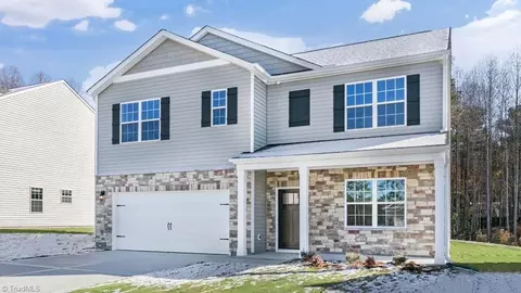 3121 Middle Creek Ln, Greensboro, NC 27405