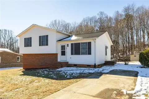 118 Walter Ln, King, NC 27021 photo 3