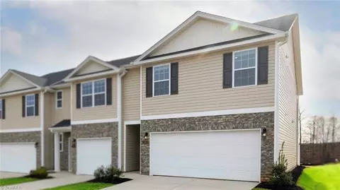 1320 Maltese Ln, Greensboro, NC 27405
