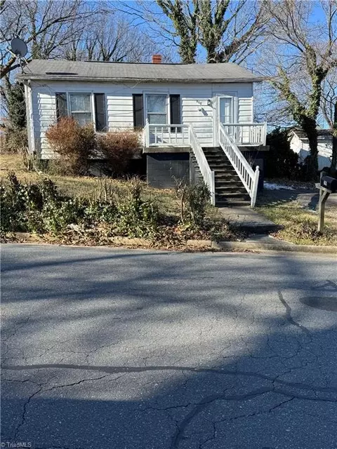 208 Franklin St N, Reidsville, NC 27320