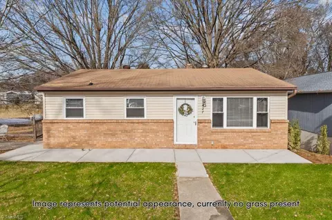 427 Dewey St, Kernersville, NC 27284