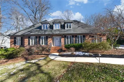804 Seven Oaks Dr, Greensboro, NC 27410