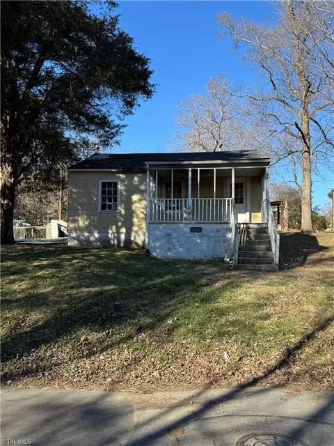 29 Circle Dr, Reidsville, NC 27320
