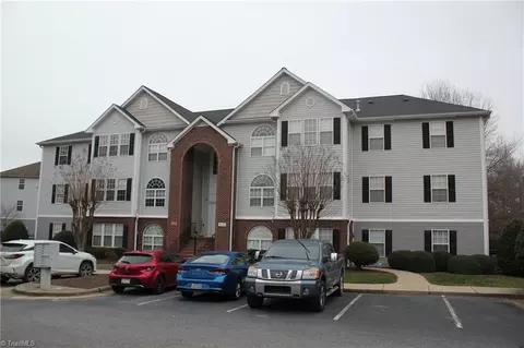 3702 Cotswold Ter #3A, Greensboro, NC 27410