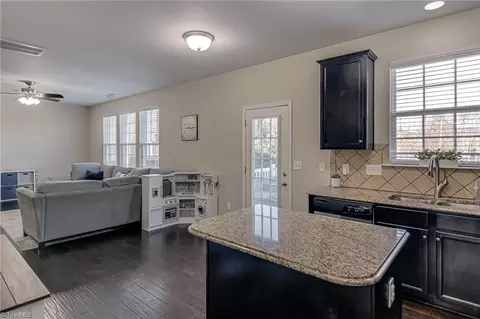 Kitchen - 1635 Ashmead Ln, Clemmons, NC 27012 photo 4 of 4