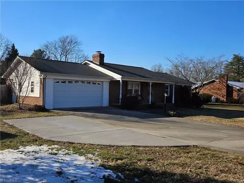 132 Sundial Dr, Lexington, NC 27295
