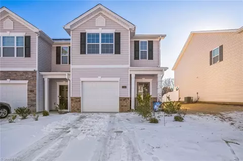1110 Evelynnview Ln, Kernersville, NC 27284