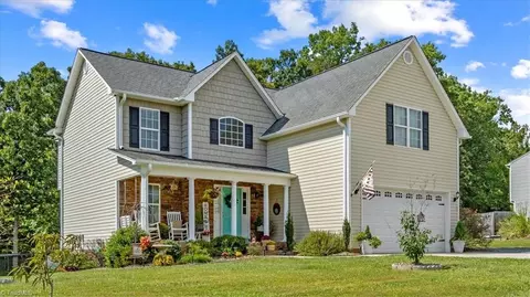 2653 Buckhorn Dr, Randleman, NC 27317