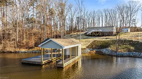261 Willifords Point Dr, Roxboro, NC 27574