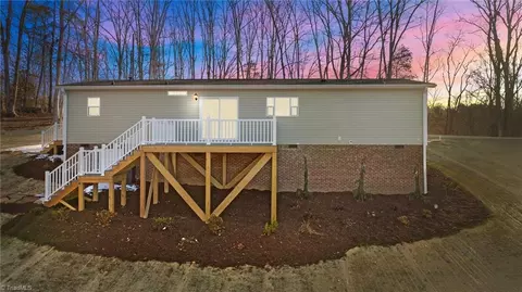 261 Willifords Point Dr, Roxboro, NC 27574 photo 3