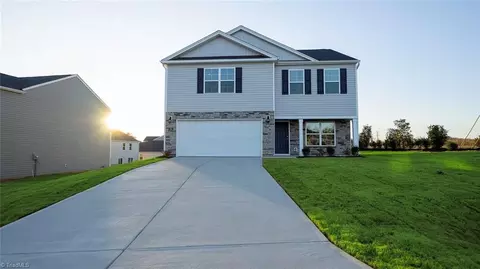 140 Big Laurel Dr, Mocksville, NC 27028