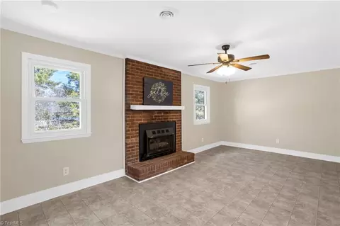 Living - 101 Kingstree Rd, King, NC 27021 photo 2 of 3