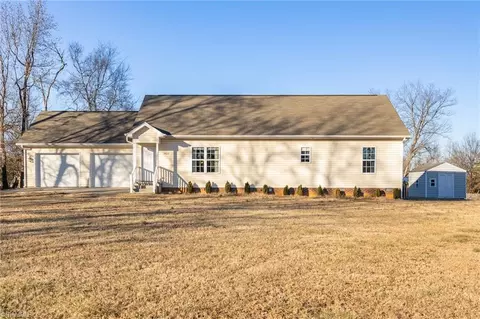 3406 Fitzsimmons St, Greensboro, NC 27406