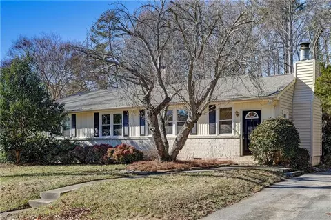 2503 Shady Lawn Dr, Greensboro, NC 27408