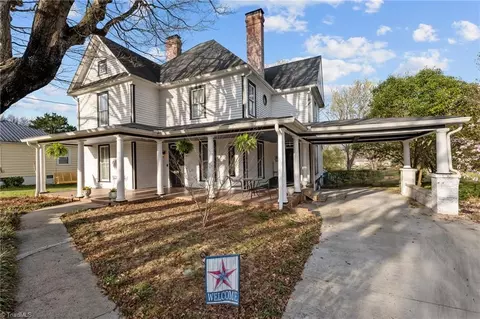 228 Fayetteville St S, Liberty, NC 27298