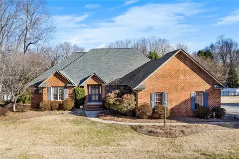 107 Shoshone Rd, Lexington, NC 27295