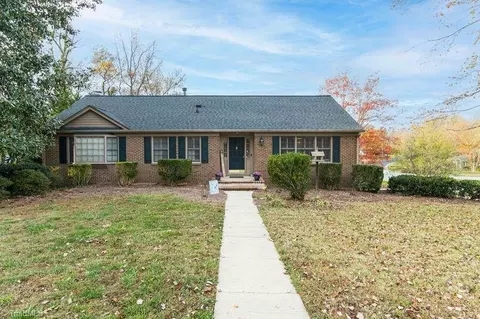 1300 Hempshire Ct, High Point, NC 27262