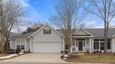 6701 Earnhardt Dr, Greensboro, NC 27410