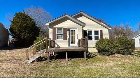1006 Johnsontown Rd, Thomasville, NC 27360