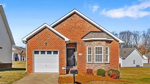 705 Charles Conner Dr, Kernersville, NC 27284