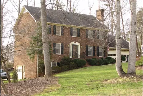 700 Latimer Dr, Kernersville, NC 27284