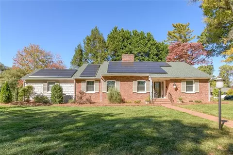 701 Yorkshire Rd, Winston Salem, NC 27104