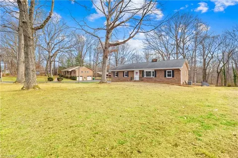 1729 Lewisville Vienna Rd, Pfafftown, NC 27040