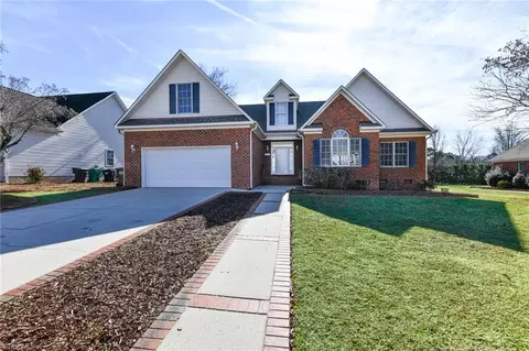 634 Tara Dr, High Point, NC 27265