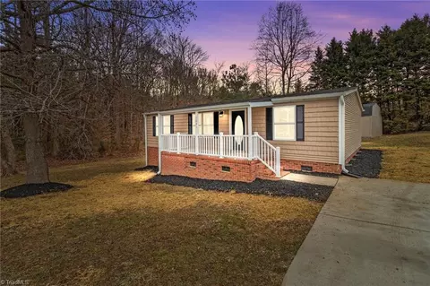1041 22nd St E, Kannapolis, NC 28083 photo 3