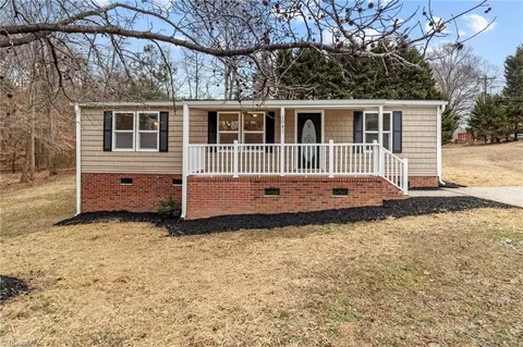 1041 22nd St E, Kannapolis, NC 28083 photo 2