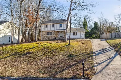 1805 Shalotte Dr, High Point, NC 27262
