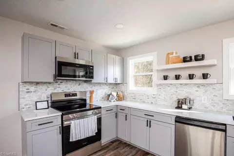 Kitchen - 3742 Meadowbrook Dr, Trinity, NC 27370 photo 2 of 3