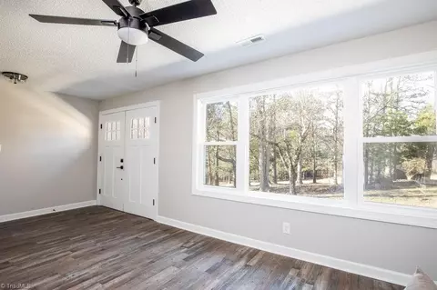 Living - 3742 Meadowbrook Dr, Trinity, NC 27370 photo 2 of 5