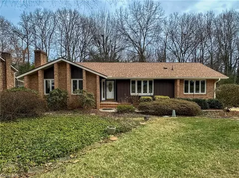 506 Arrowhead Dr, Greensboro, NC 27410